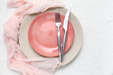 Beyaz arkaplanda güzel tablo ayarı