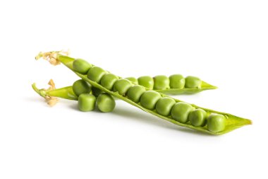 Beyaz arkaplanda yeşil bezelyeler