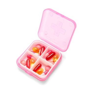 Beyaz arka planda farklı haplarla izole edilmiş plastik kap.