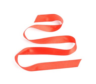 Beyaz arkaplanda dalgalı kırmızı kurdele