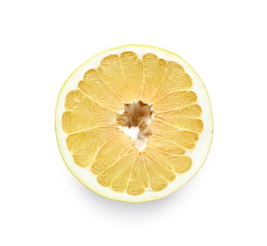 Beyaz arka planda taze nane meyvesinin yarısı