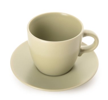 Beyaz zemin üzerinde fincan tabağı olan seramik zeytin bardağı.