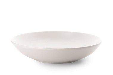 Beyaz arkaplanda seramik çorba tabağı