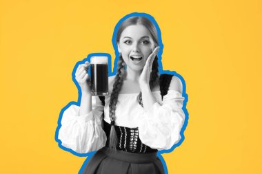 Şaşırmış Ekim Festivali garsonu. Sarı arka planda bira var.