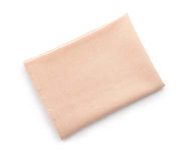 Beyaz arka planda kumaş bej peçete. Üst görünüm