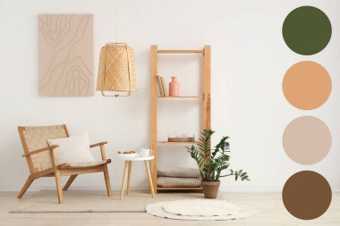 Oturma odasının içinde rahat bir koltuk, saksı ve raf ünitesi var. Farklı renk desenleri