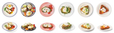 Beyaz arka planda yumurtalı lezzetli sandviçler.