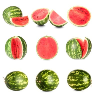 Beyaz arkaplanda olgun karpuzlar