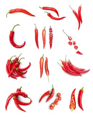 Beyaz arkaplanda kırmızı biber seti, üst görünüm