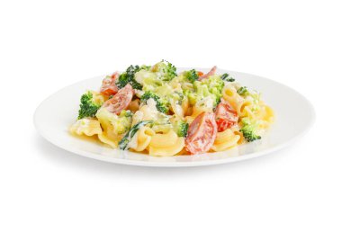 Brokoli ve domatesli lezzetli bir makarna.