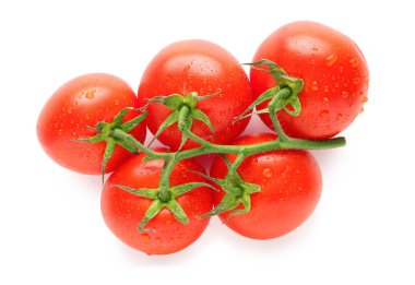 beyaz zemin üzerine birçok taze kiraz domates