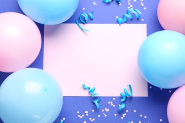 Balonlardan, kurdelelerden, yılanbalığından ve arkaplandaki boş kağıttan yapılmış çerçeve