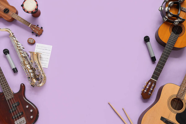 Diferentes Instrumentos Musicales Sobre Fondo Lila — Foto de Stock