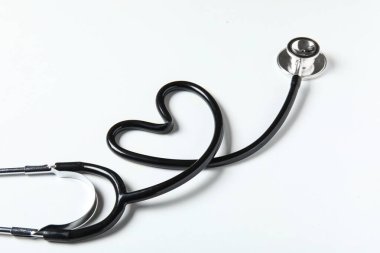Modern stetoskop beyaz izole