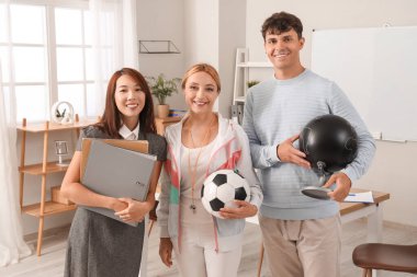 Okuldaki öğretmenlerin portresi