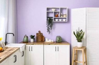 Modern stil mutfağın içi.