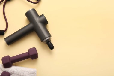 Perküsyon masaj aleti, dambıl ve renk arkaplanına göre genişletici