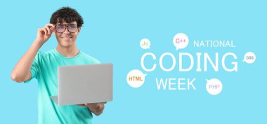 Mavi arka planda dizüstü bilgisayarı olan bir erkek programcı. Ulusal Kodlama Haftası Afişi