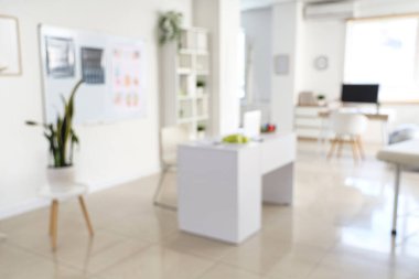 Rehabilitasyon merkezinde osteopatın işyeri, bulanık görünüm