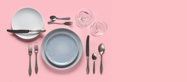 Metin için alanı olan pembe arkaplan üzerindeki tablo ayarları