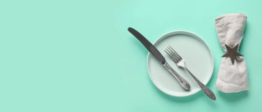 Metin için alanı olan turkuaz arkaplan üzerindeki tablo ayarı 