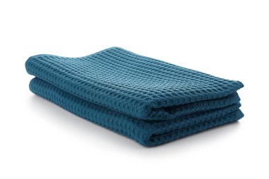 Katlanmış temiz havlular beyaz arkaplanda izole edilmiş