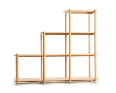 Beyaz arkaplanda ahşap raf ünitesi