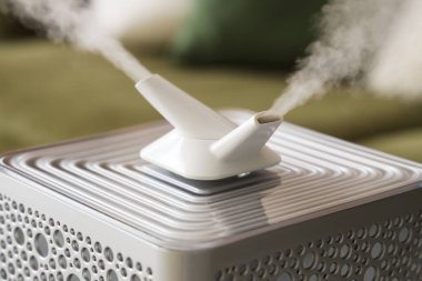 Modern hava nemlendirici odada, yakın plan.