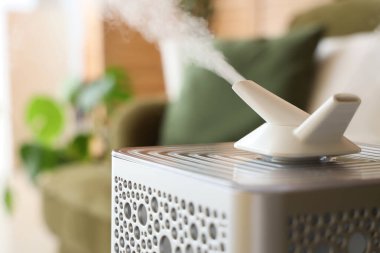 Modern hava nemlendirici odada, yakın plan.