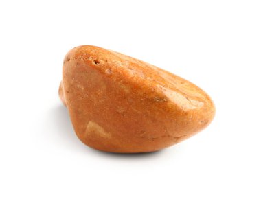 Beyaz zemin üzerinde kahverengi çakıl taşı