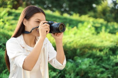 kameralı Park kadın fotoğrafçı
