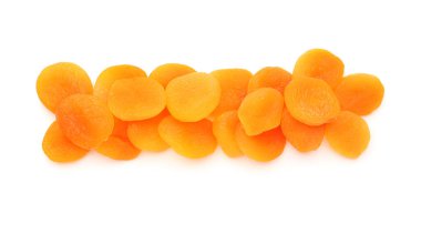 Beyaz arka planda lezzetli kuru kayısı