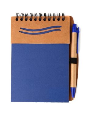 Mavi defter kalem beyaz arka plan üzerinde ile