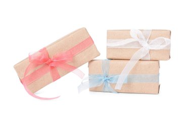 Beyaz arka planda güzel hediye kutuları. Uluslararası Kadınlar Günü