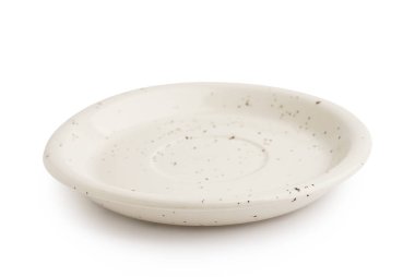 Beyaz arkaplanda izole edilmiş seramik fincan tabağı