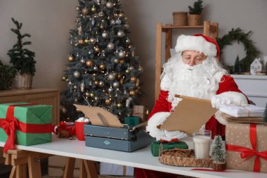 Noel Baba, Noel arifesinde evde mektupla.