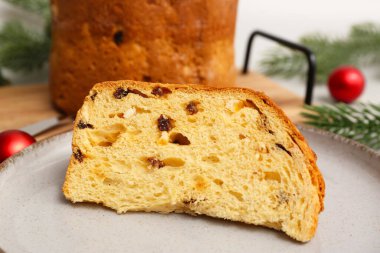 Panettone plakalı, yakın plan.