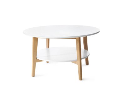 Beyaz arka planda ahşap sehpa