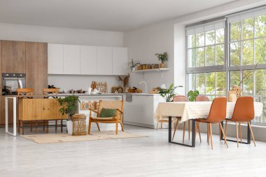 Işıl ışıl modern mutfak.