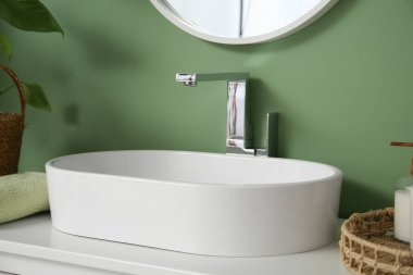 Banyo beyaz seramik lavabo