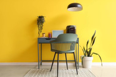 İşyeri, taşınabilir elektrik santrali ve santralleri olan ofis içi