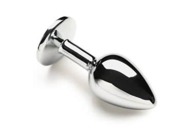 Beyaz arka planda seks dükkanından gümüş anal fiş