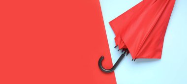 Renk arkaplanı ve metin ve üst görünüm için alanı olan şık şemsiye