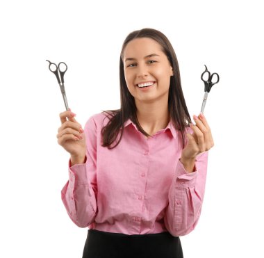 Beyaz arka planda makaslı kadın kuaför