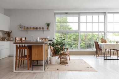 Işıl ışıl modern mutfak.