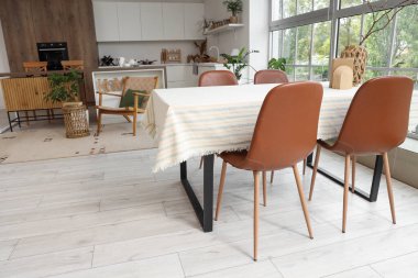 Işıl ışıl modern mutfak.