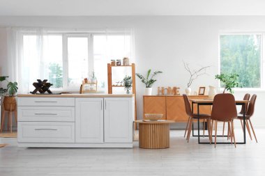 Işıl ışıl modern mutfak.