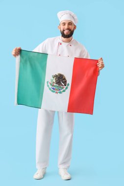 Mavi arka planda Meksika bayrağı olan erkek aşçı