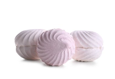 Beyaz arka planda leziz marşmelovlar