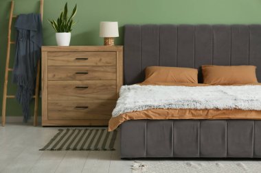 Şık, modern yatak odası, temiz yatak odası, tuvalet ve ev dekorasyonu.